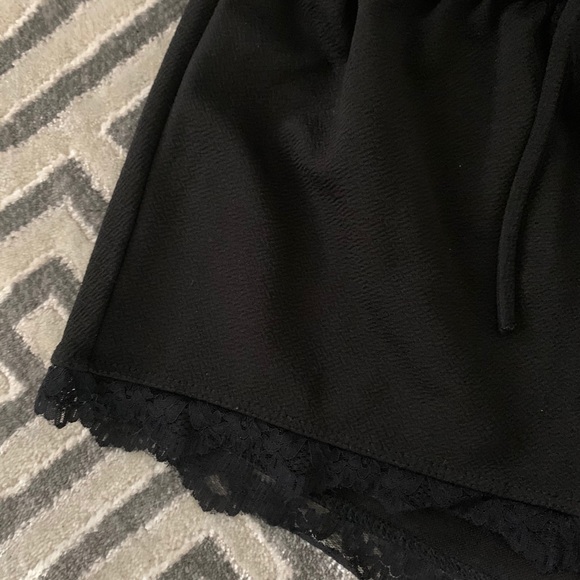 Shorts - Picture 2 of 4